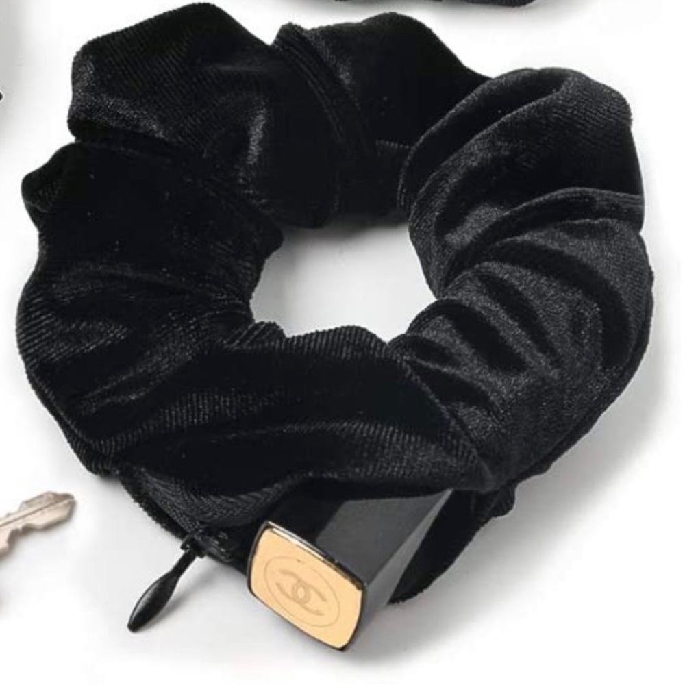 Velvet Scrunchie With Hidden Pocket Zipper Hair Tie + Plastic Yellow Headband